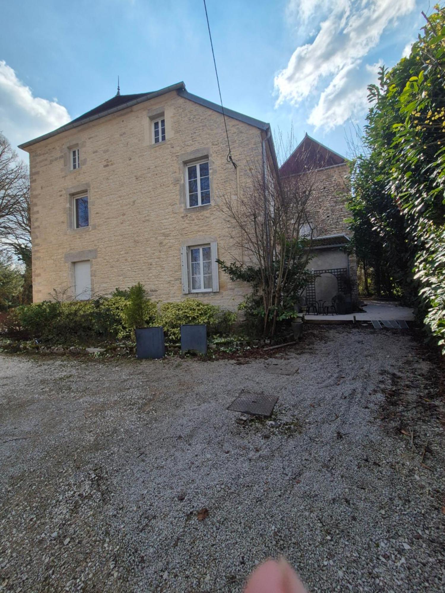 Chateau La Hussardiere Dampierre-sur-Salon Exterior photo