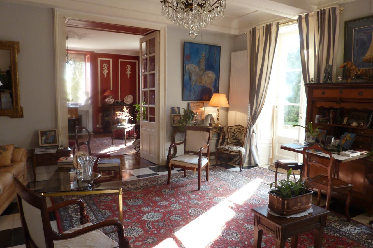 Chateau La Hussardiere Dampierre-sur-Salon Exterior photo